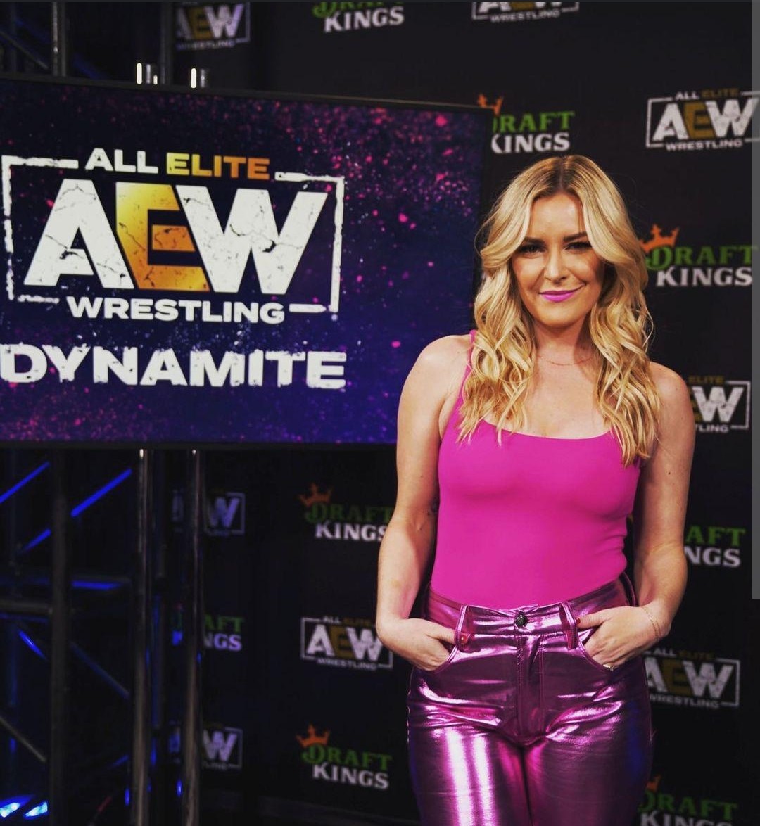 AEW is trending worldwide so let's talk to AEW's Renee Paquette ...